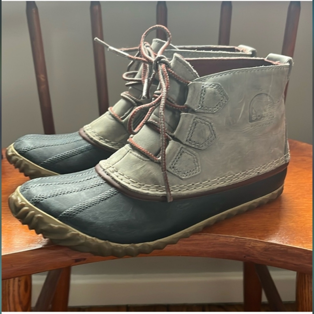 Sorel Out N About Leather Rubber Lace Ankle Duck Gray Burg Boots Sz 7.5